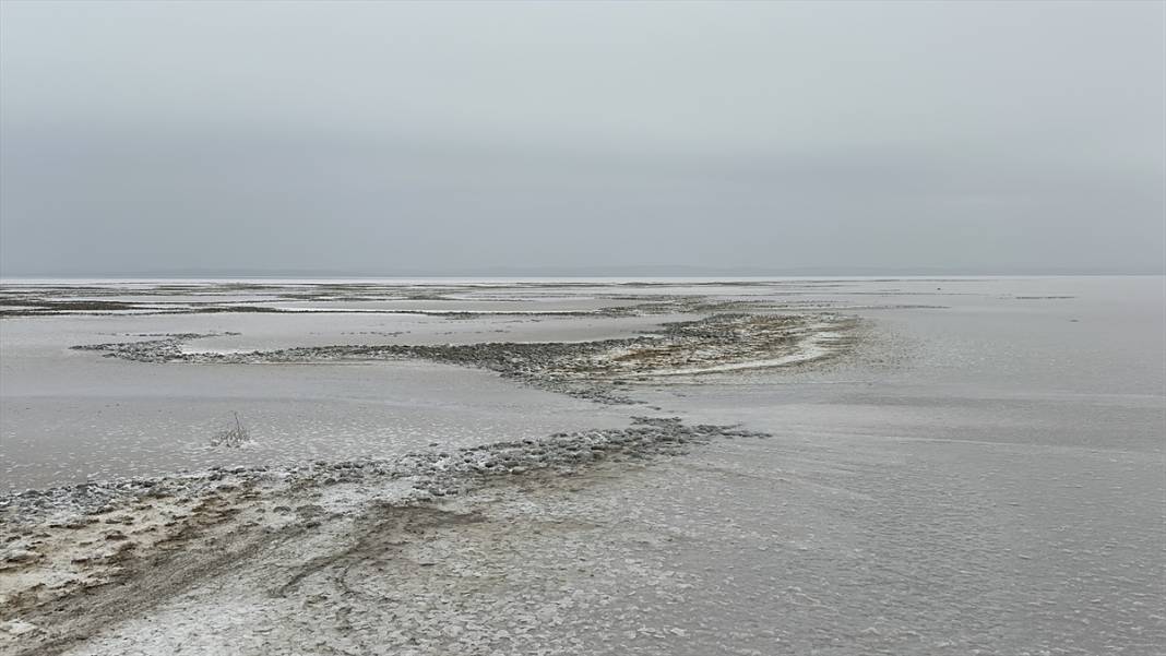 Tuz Gölü can çekişiyor! 130 bin futbol sahasından 13 bine düştü 22